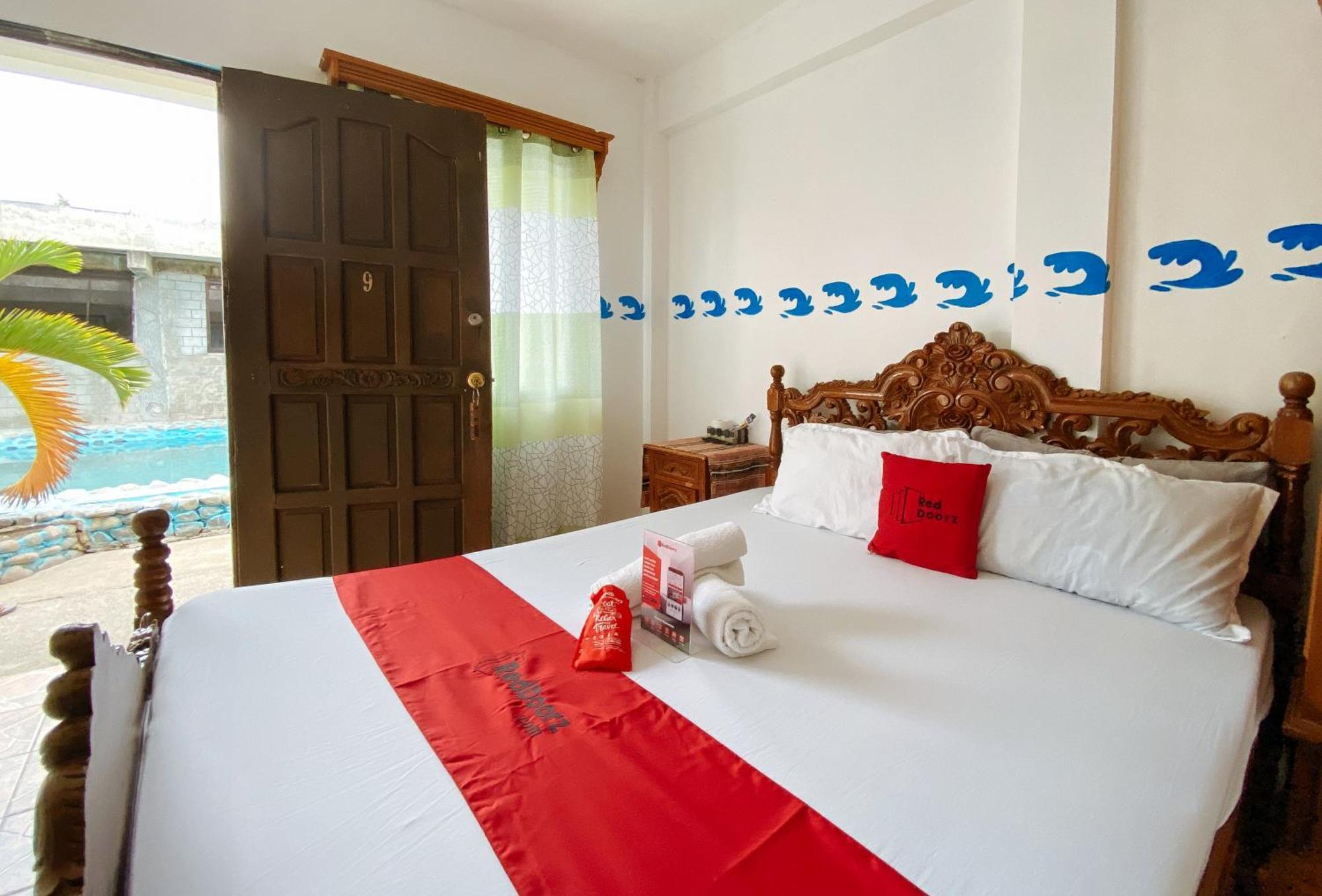 RedDoorz @ White Castle Beach Resort Iba Zambales Botolan Exterior foto