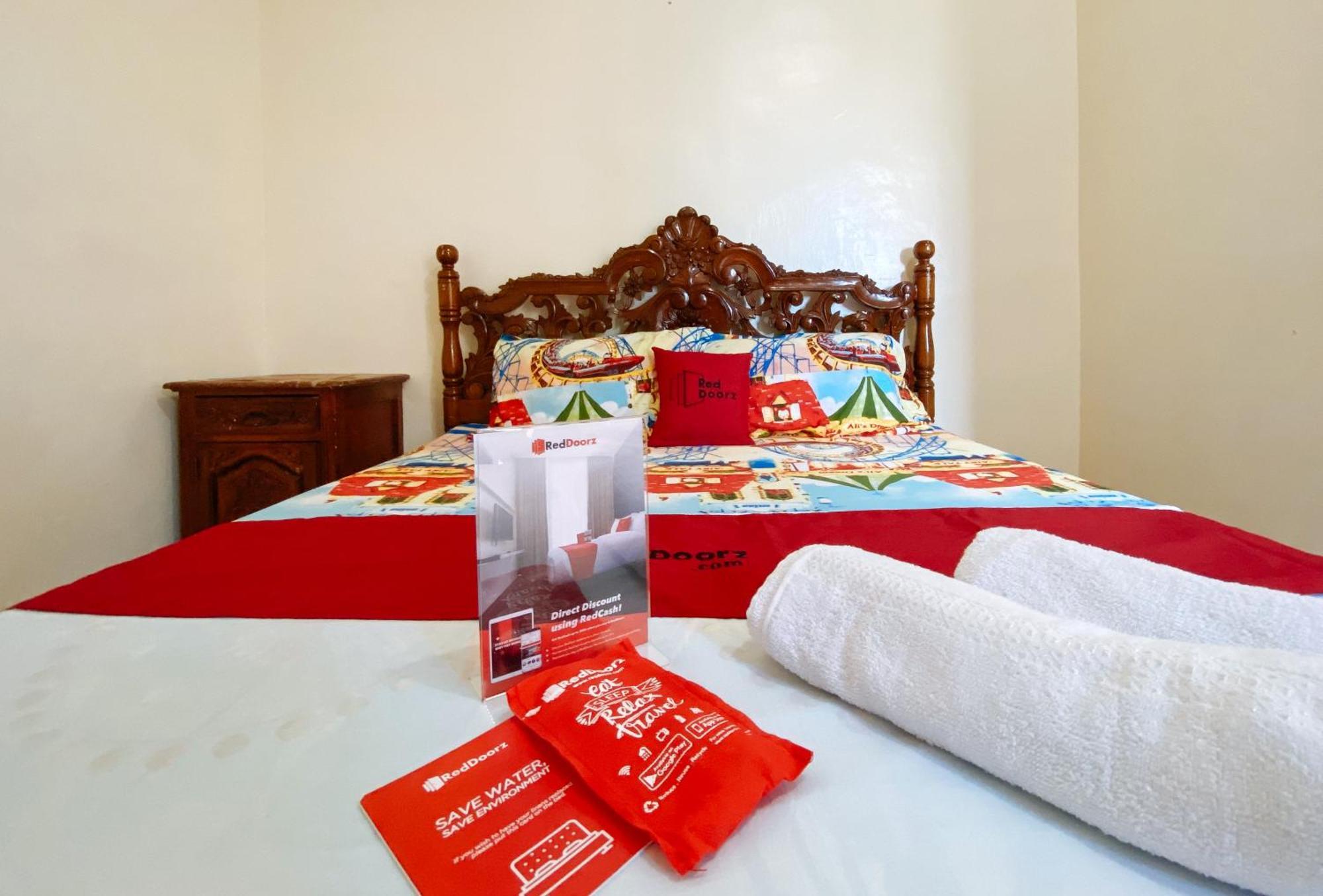 RedDoorz @ White Castle Beach Resort Iba Zambales Botolan Exterior foto