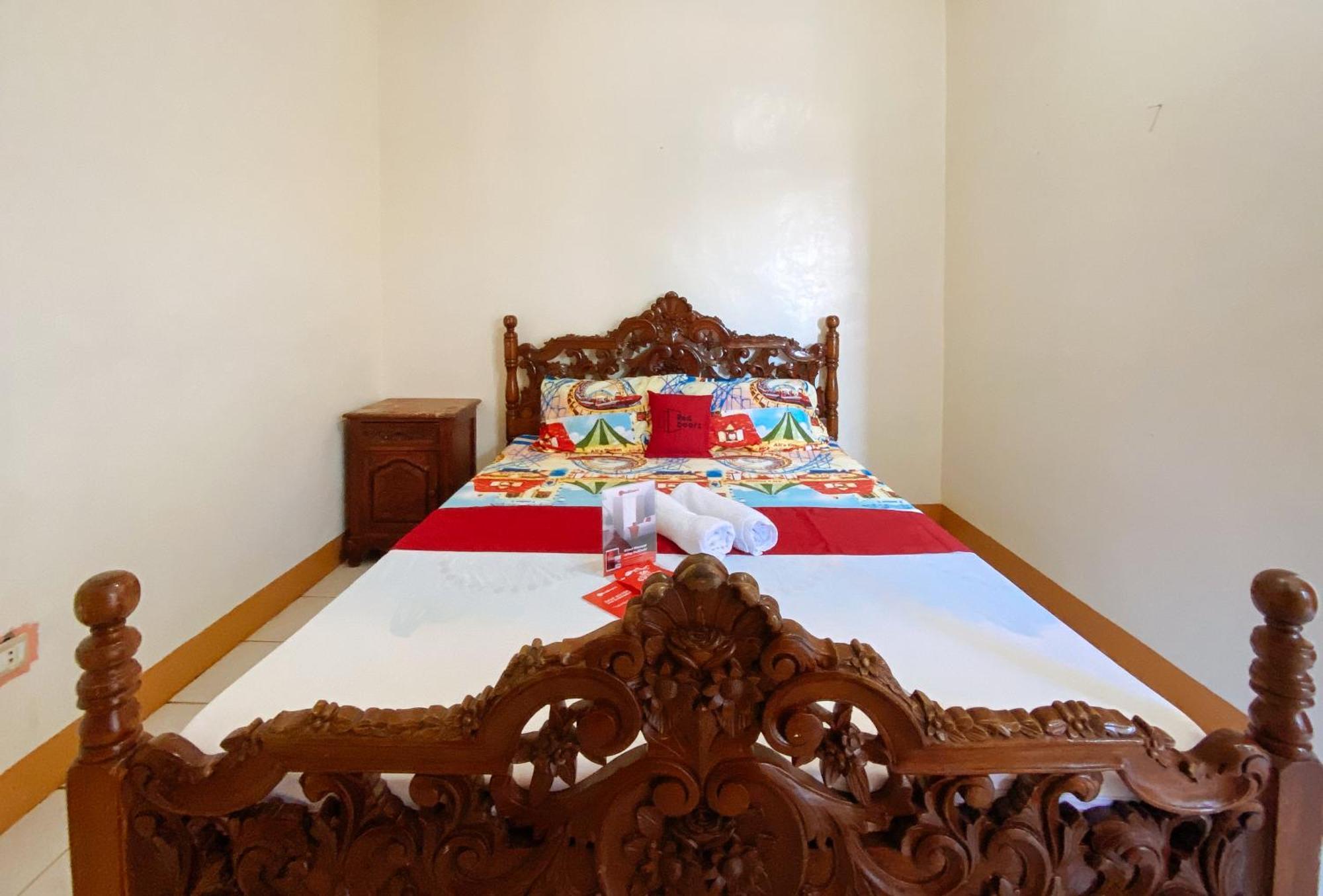 RedDoorz @ White Castle Beach Resort Iba Zambales Botolan Exterior foto
