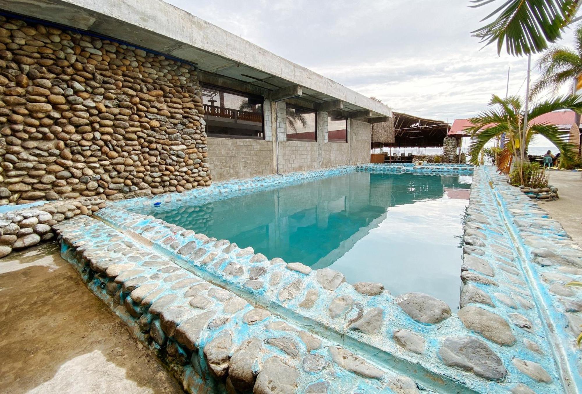 RedDoorz @ White Castle Beach Resort Iba Zambales Botolan Exterior foto